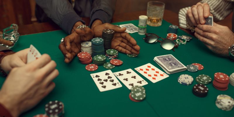 Người chơi cần lưu ý những lợi ích và rủi ro của Game bài đổi thường tại 68Win